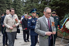 В Китае почтили память советских воинов В Китае почтили память советских воинов